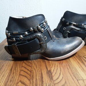 Freebird by Steven Saloon Boots in Black